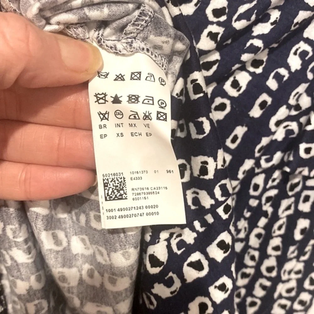 Hugo Boss Faux Wrap V-Nevk Long Sleeve Dress - Picture 6 of 6